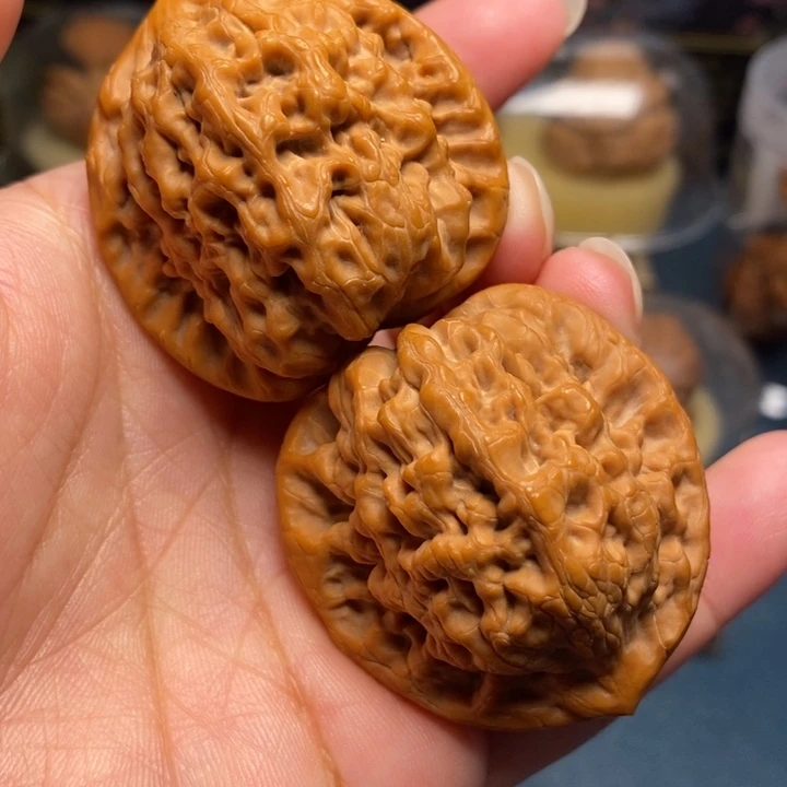 【闪购商品】文玩核桃把件金公子