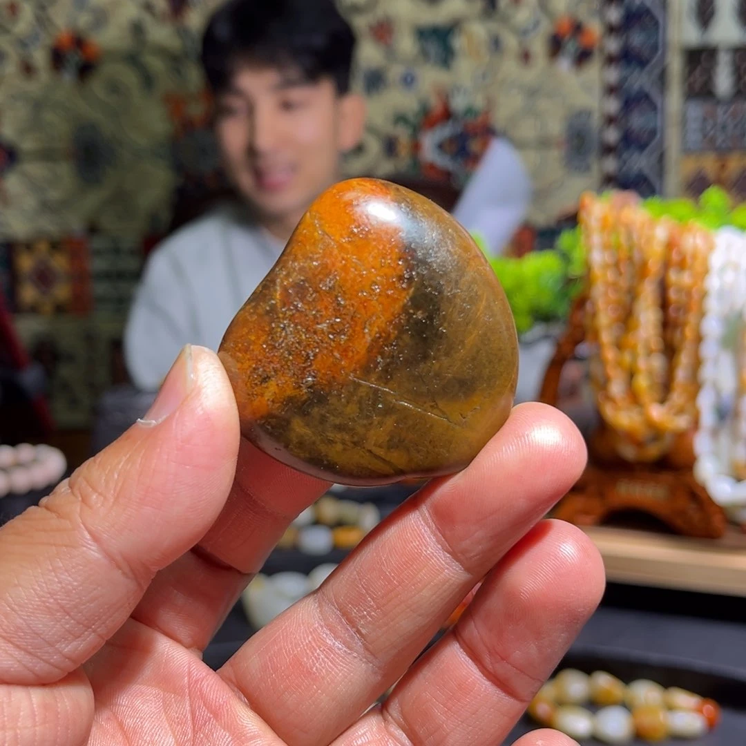 颈饰未镶嵌和田玉（糖玉）