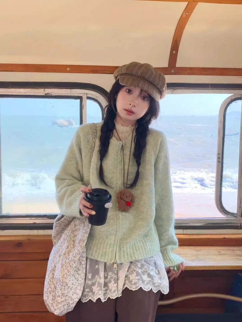 绿色毛衣外套女款2025新款春秋韩系独特超好看慵懒风宽松针织开衫