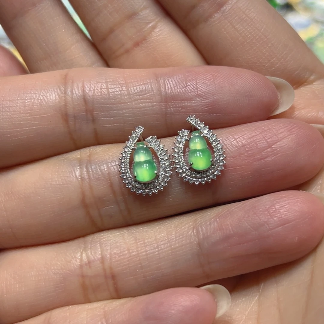 翡翠颈饰18K金镶嵌耳钉