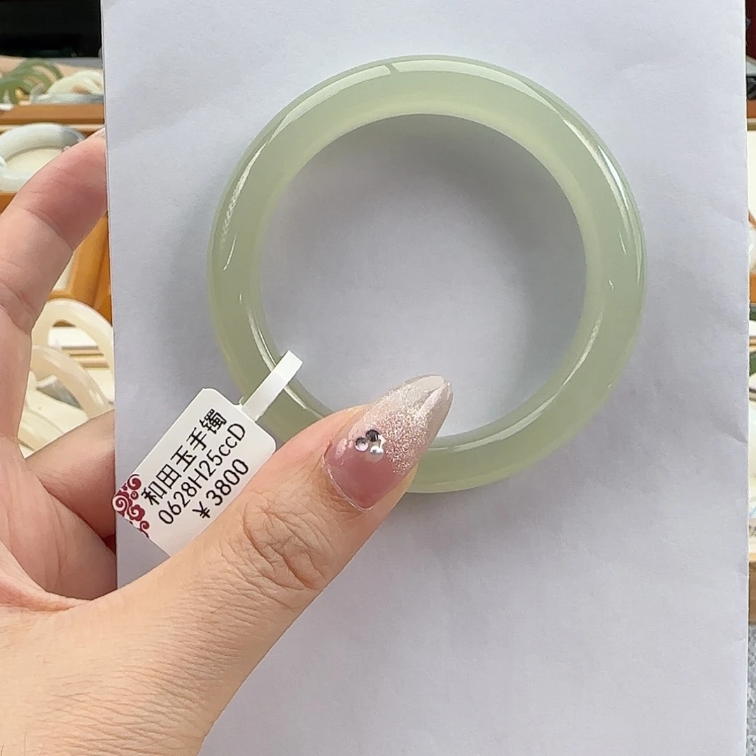 未镶嵌手镯和田玉52高冰宽胎浅晴