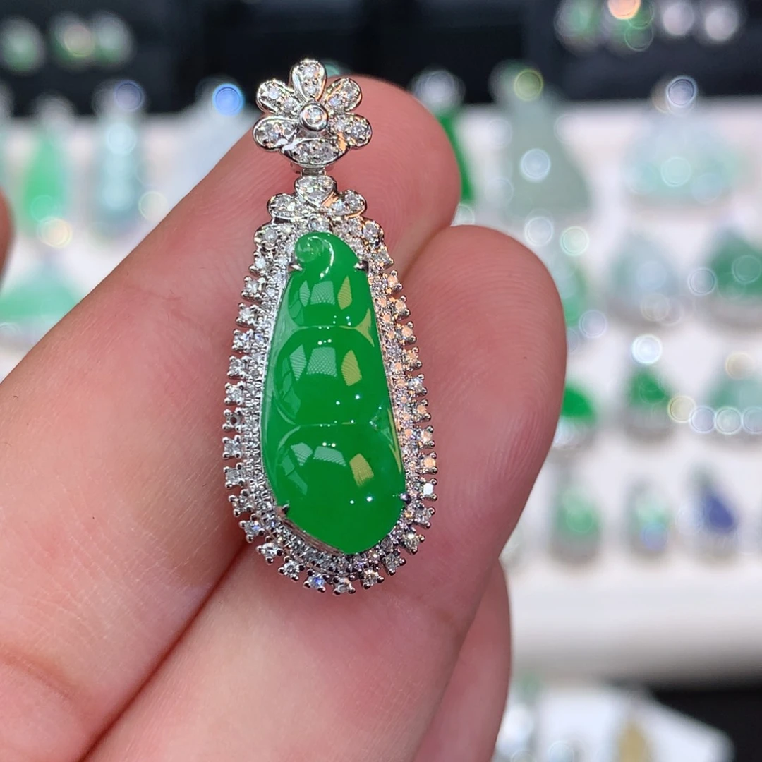 翡翠18K金镶嵌颈饰（收到货48小时鉴赏期）