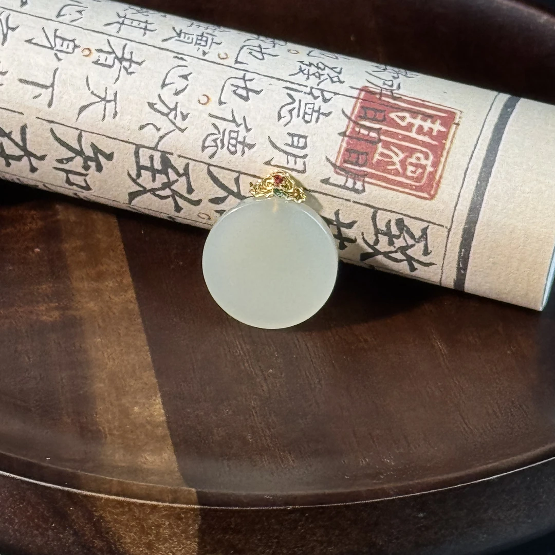 天然和田晴水圆牌吊坠拍一发一(多样性发货)