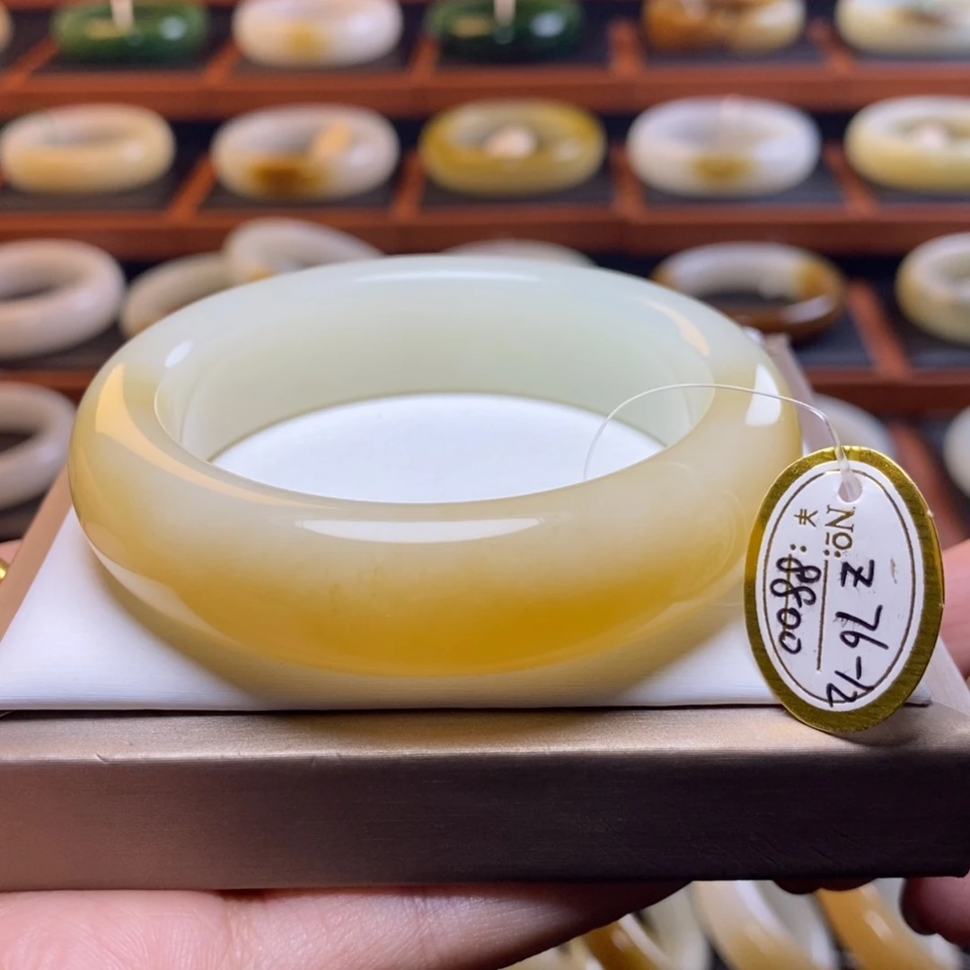 和田玉未镶嵌手镯56圈