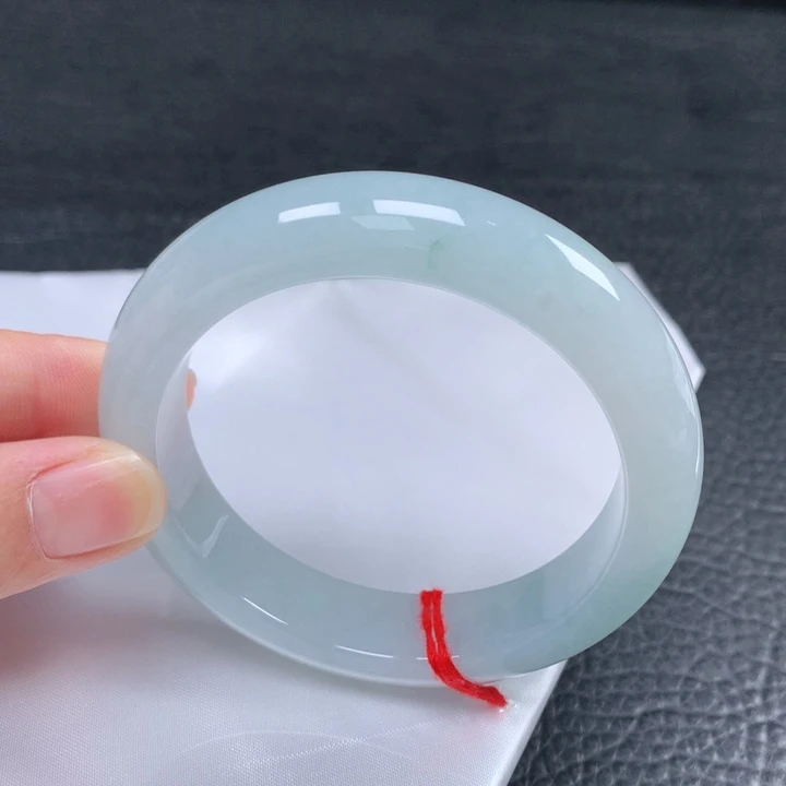 翡翠未镶嵌手镯