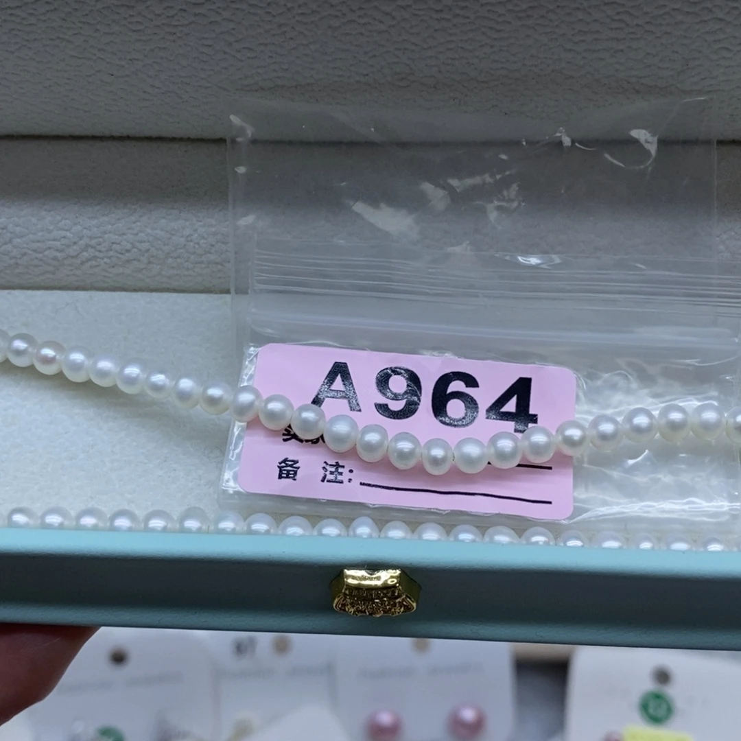 E***a淡水珍珠未镶嵌颈饰