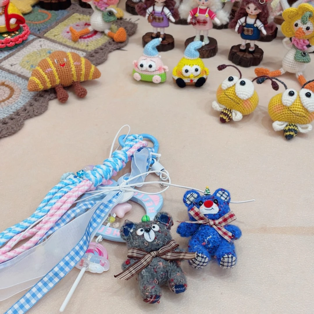 晶***椒编织品羊毛线小熊胸针晶晶