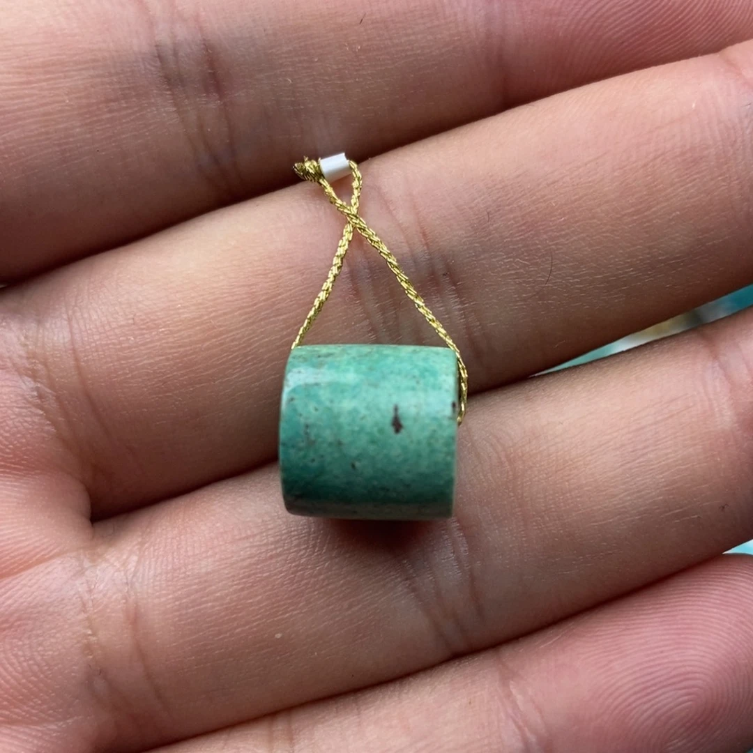 绿松石未镶嵌颈饰