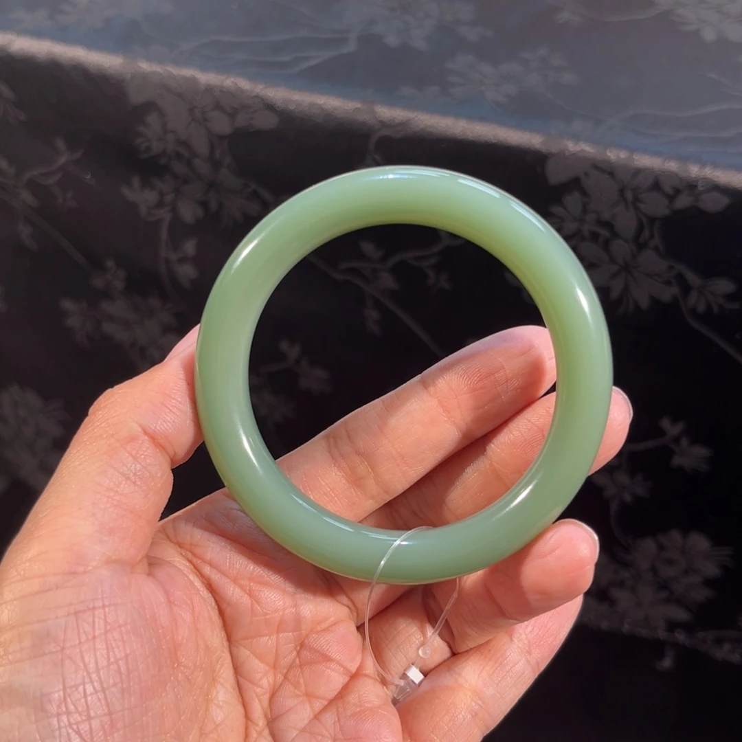 和田玉未镶嵌手镯  「猫眼鸭蛋青」7.58万同款