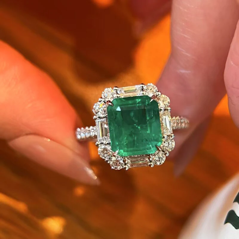 吉尔德微油VVG18K金祖母绿戒指3.24克拉