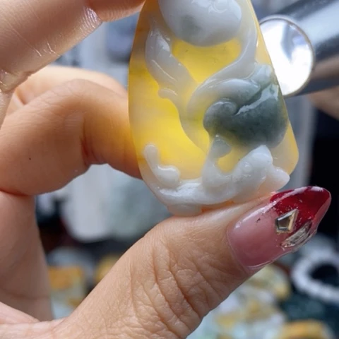 翡翠颈饰未镶嵌翡翠