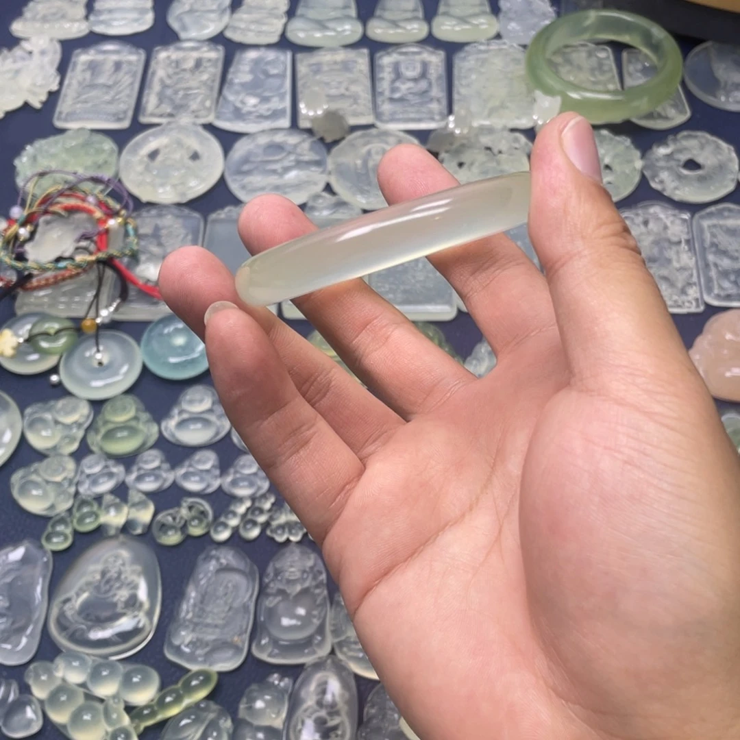 鲁***泪岫玉未镶嵌多样性随机发一