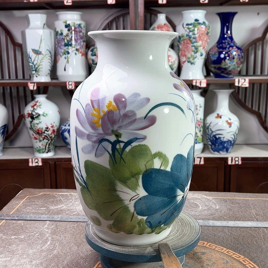 陶摆件景德镇陶瓷大冬紫荷