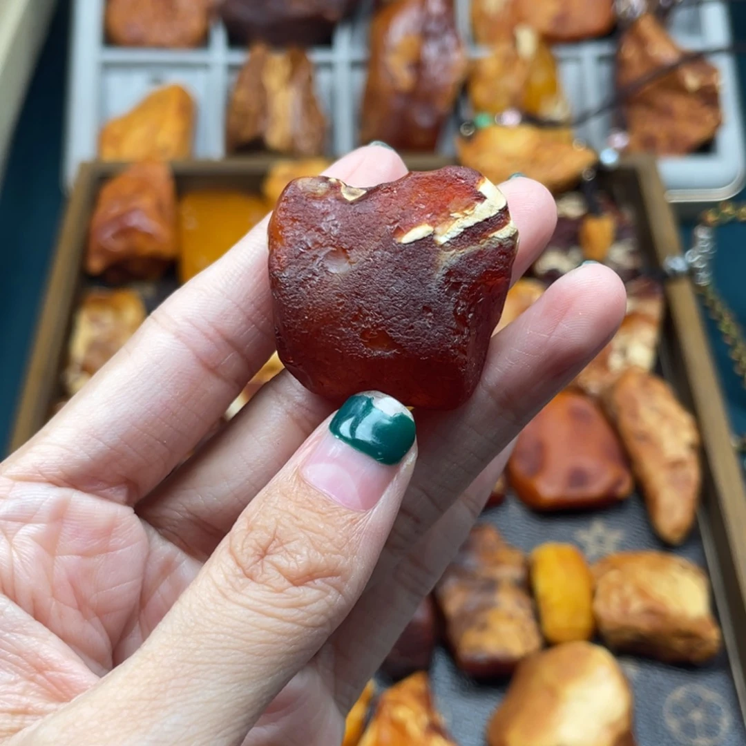 琥珀未镶嵌珠宝奇石