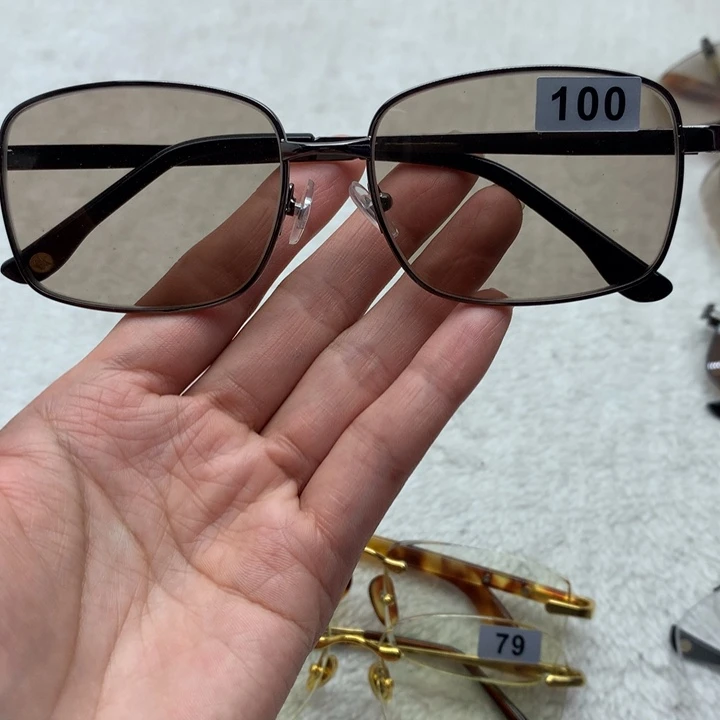 中茶色全框眼镜100