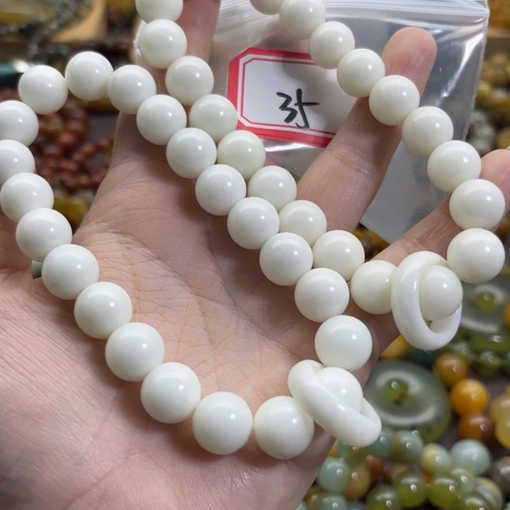 未镶嵌蛇纹石玉手链