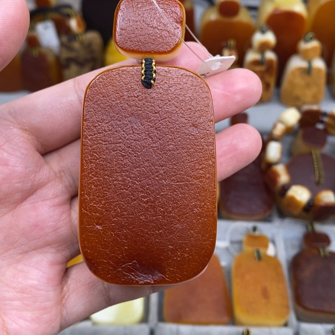 琥珀未镶嵌珠宝奇石