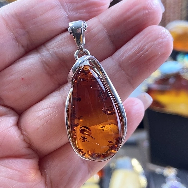 琥珀银S925镶嵌颈饰吊坠