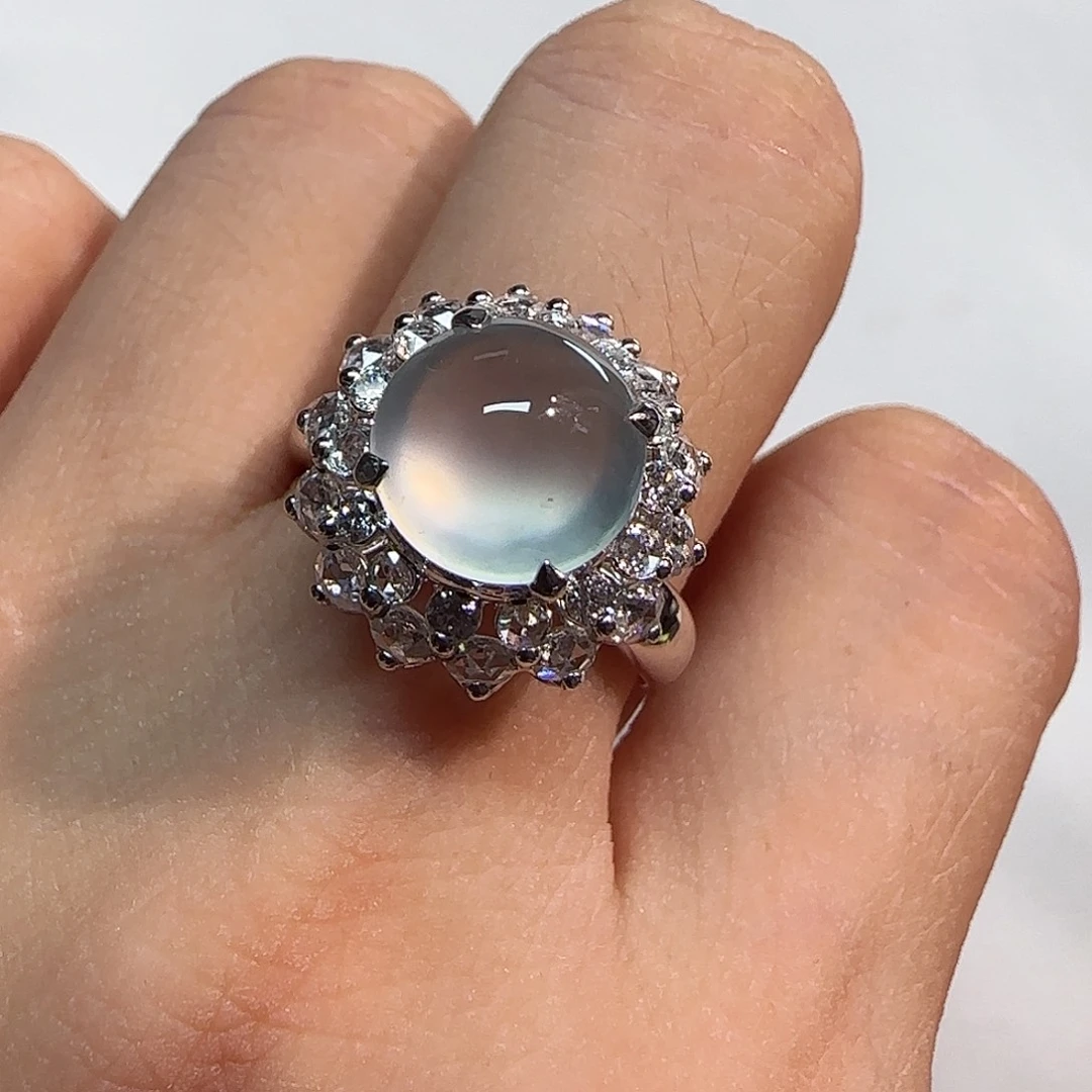 翡翠18K金镶嵌戒指蛋面