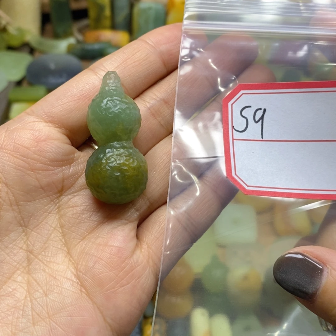 未镶嵌蛇纹石玉颈饰皮**杨