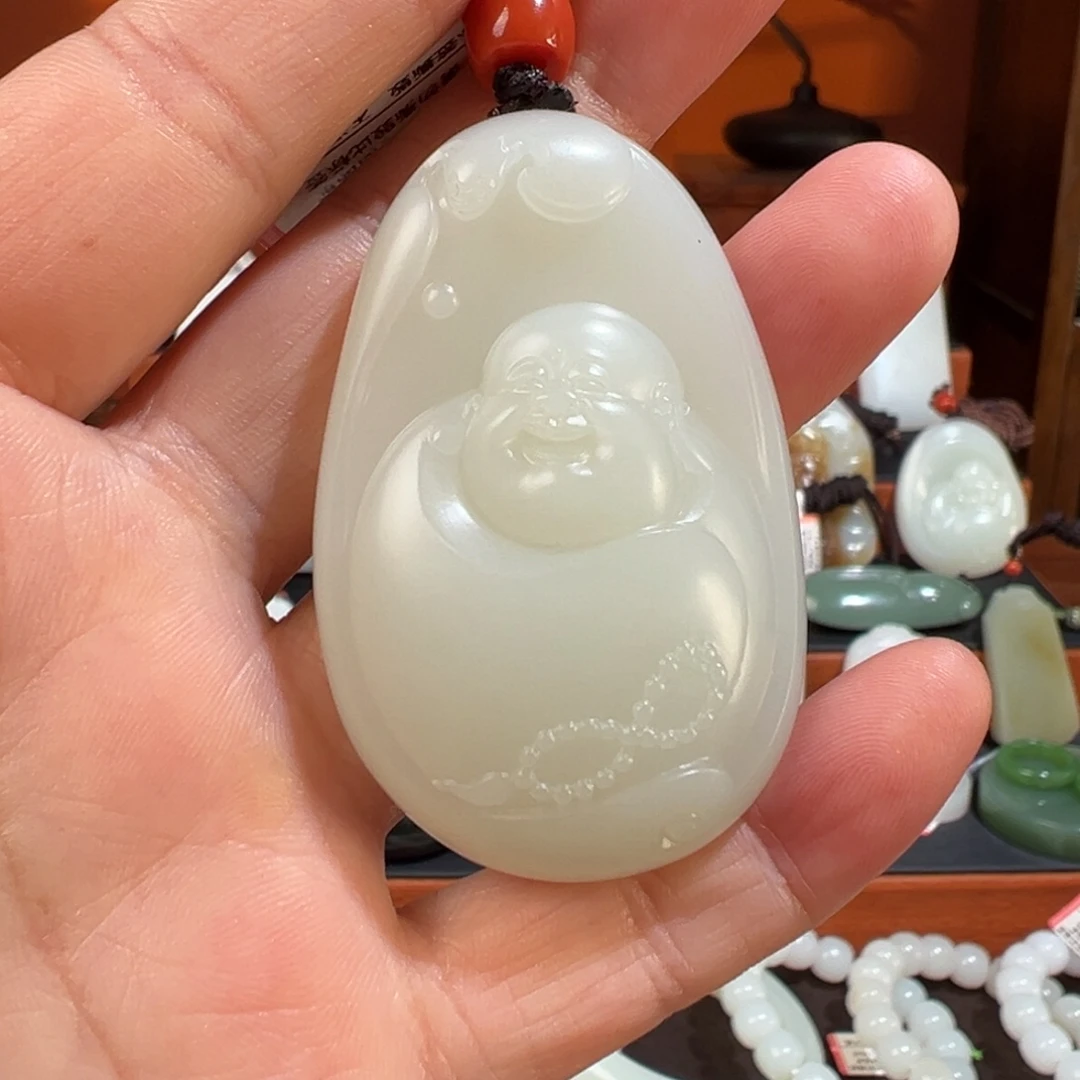 圆***客和田玉未镶嵌颈饰