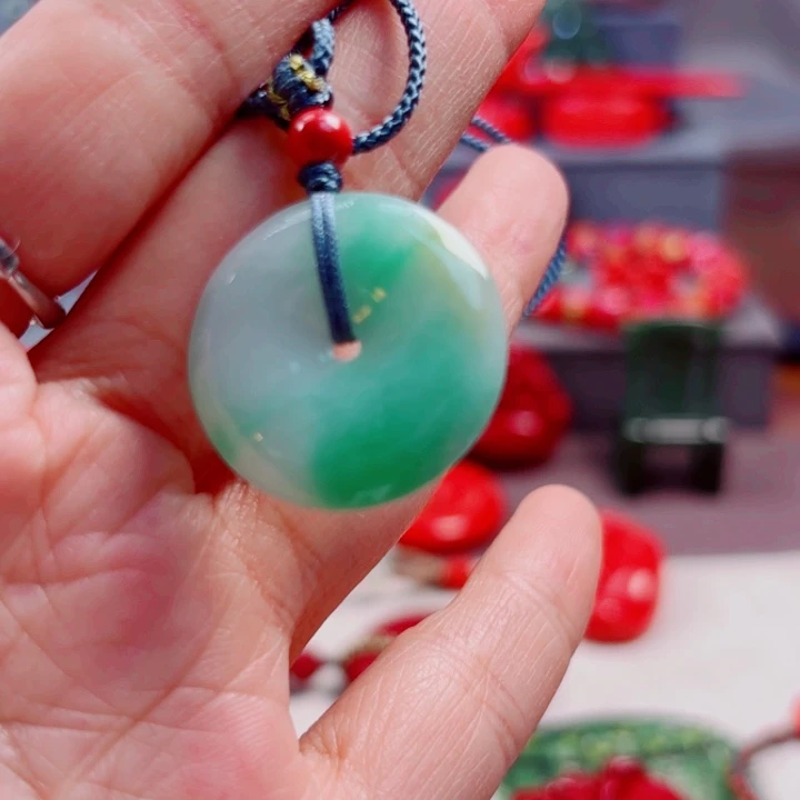 翡翠颈饰未镶嵌1**?多样性发货一件