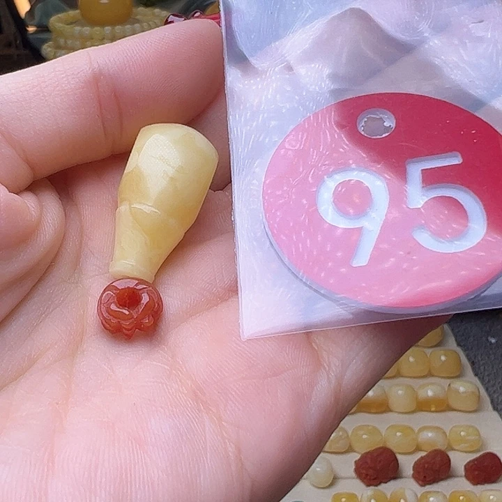 蜜蜡裸石未镶嵌12.2mm 浓蜡 三通