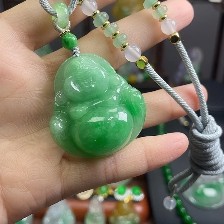 翡翠未镶嵌吊坠(赠链)