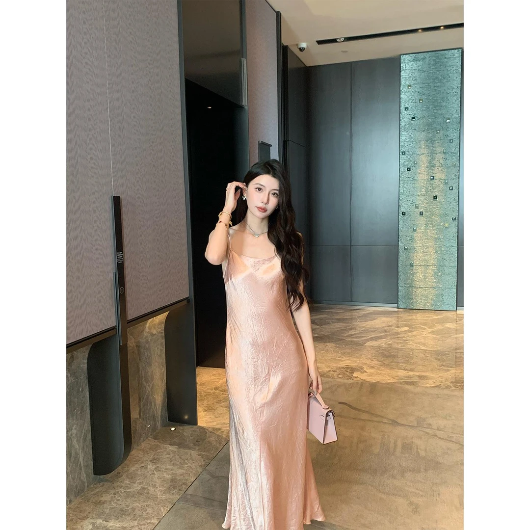 粉色醋酸吊带洋装女夏季高级感气质长裙子新