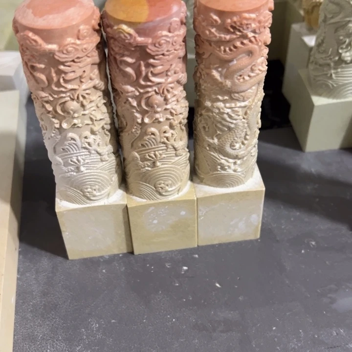 熊***室印度石新矿印石如图