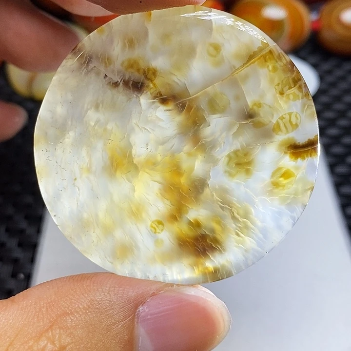 花***顺玛瑙/玉髓颈饰未镶嵌