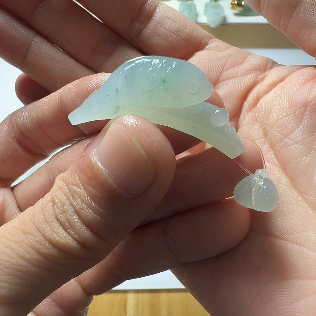 定制翡翠未镶嵌蒸蒸日上手牌