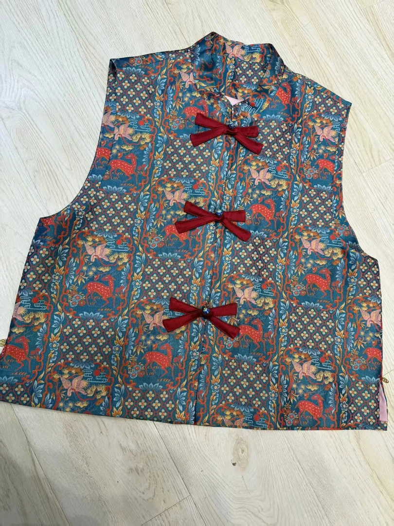 【鹤鹿迎春】新中式桑蚕丝人丝交织宋锦马甲蝴蝶结盘扣经典国风