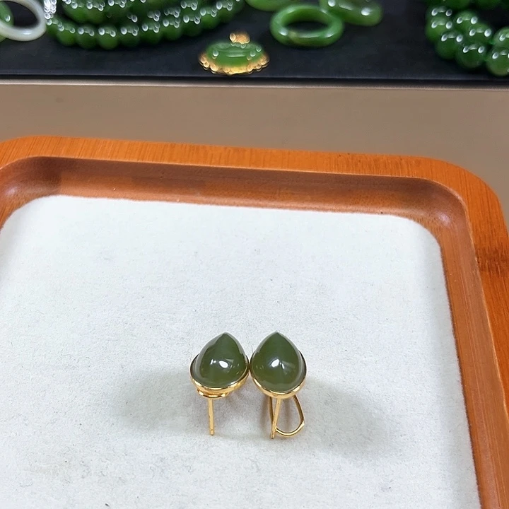 银S925镶嵌和田玉(碧玉)耳饰小****》