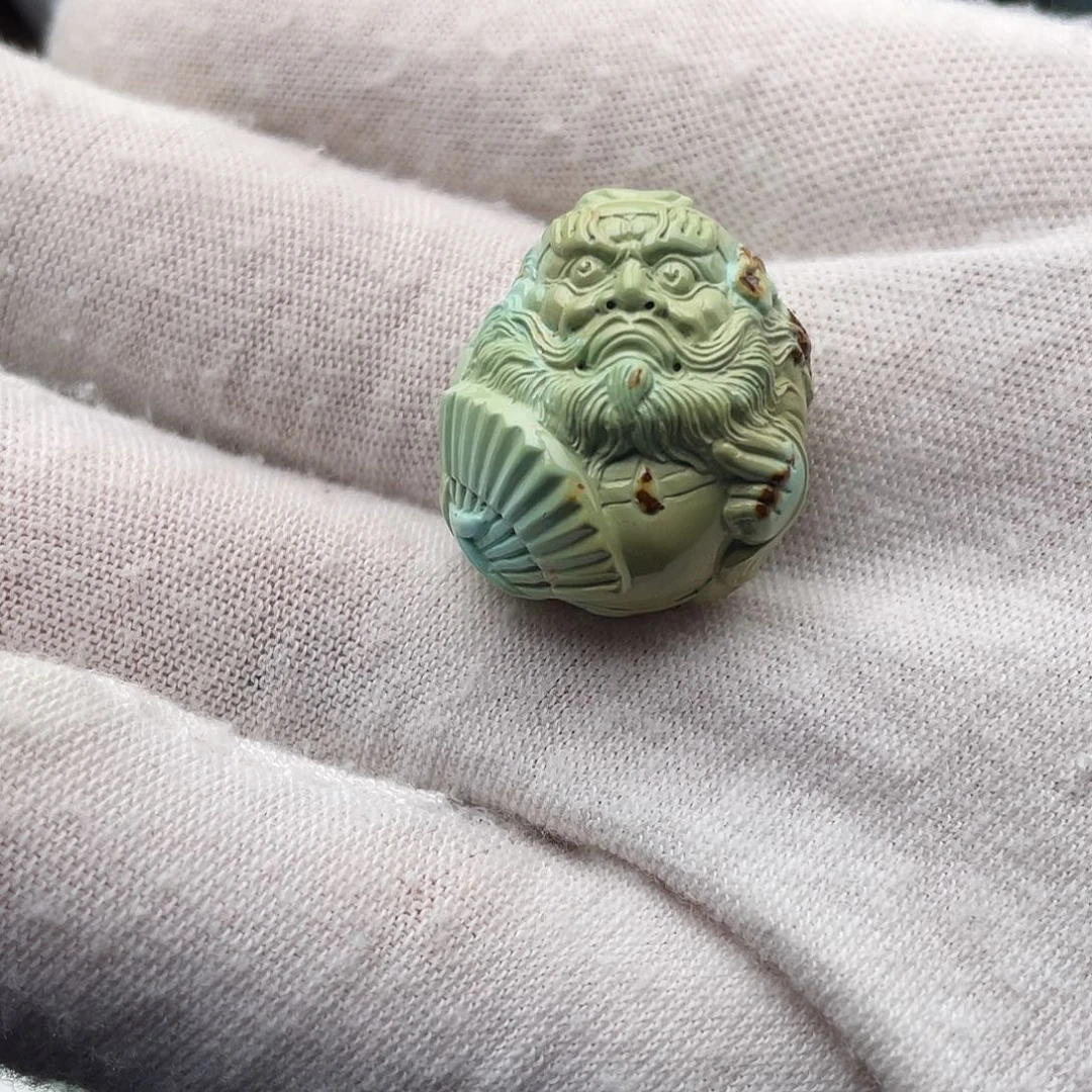 绿松石未镶嵌颈饰