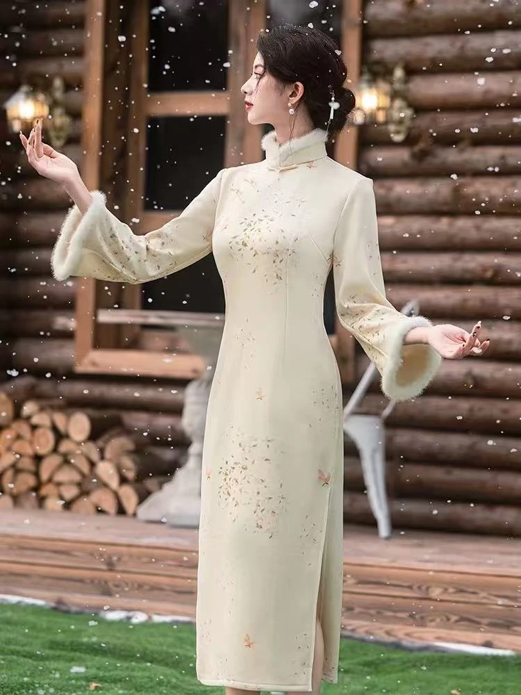 1633 米黄色 （蝶舞）冬款 旗袍