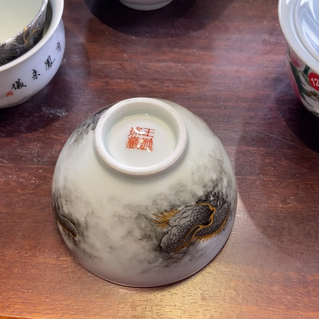 陶瓷艺术家的作品是一