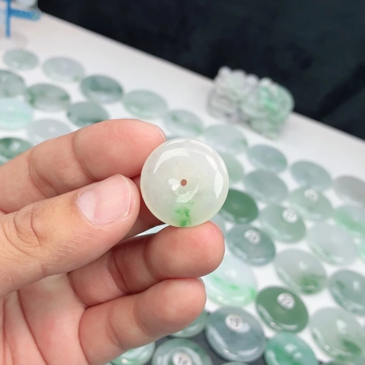 翡翠未镶嵌颈饰缅甸天然A货翡翠25-6.0