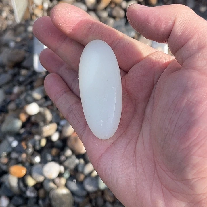 颈饰未镶嵌和田玉（糖玉）