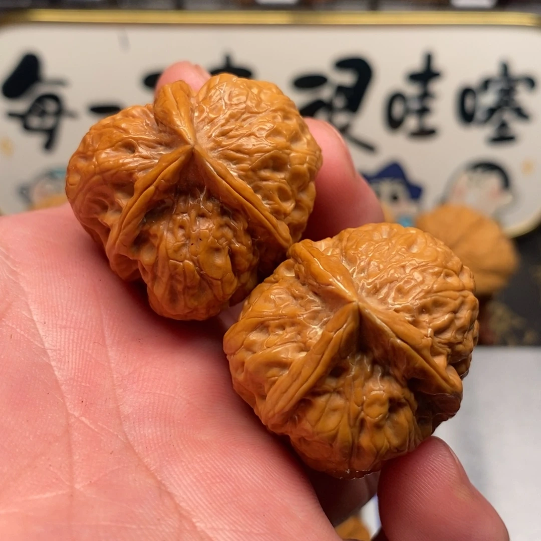 文玩核桃吊坠磐石三愣