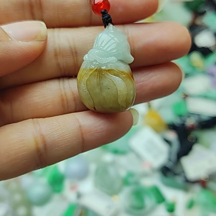 翡翠未镶嵌颈饰16