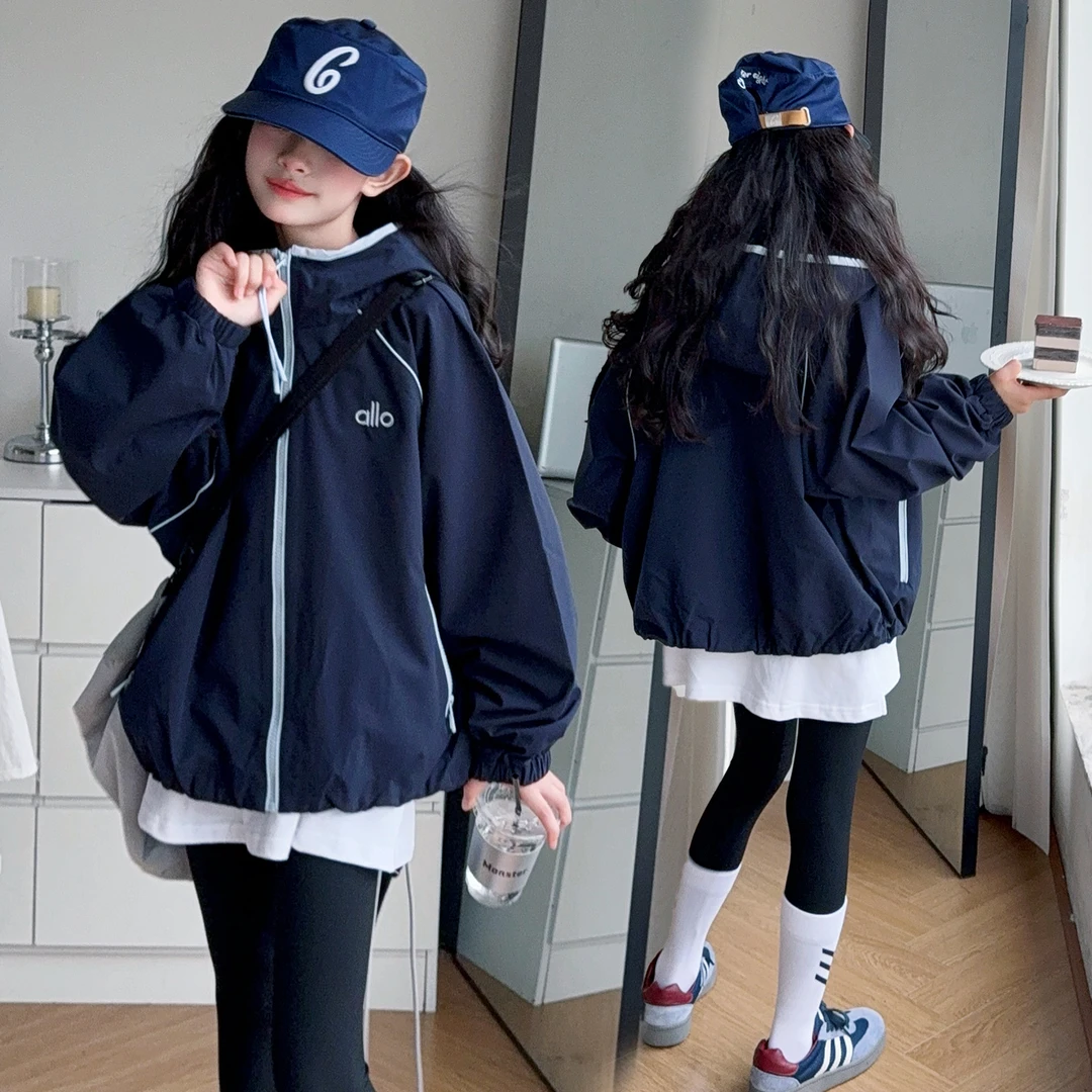 女童秋款外套2025新款秋季儿童洋气连帽冲锋衣中大童秋装上衣外套