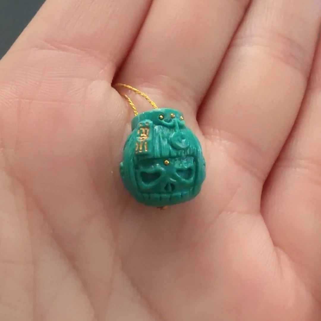 绿松石未镶嵌颈饰