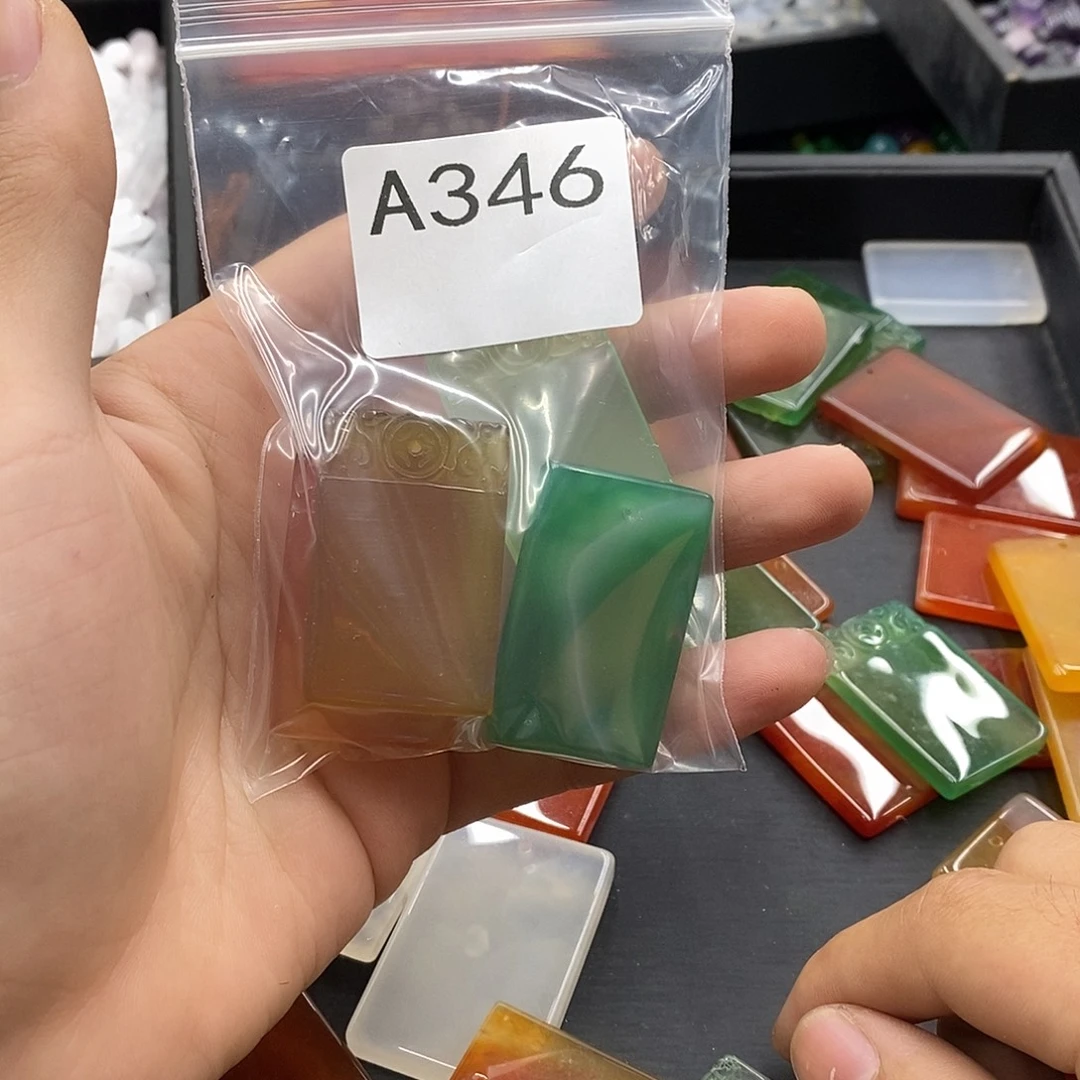 胜***豆合金颈饰玛瑙/玉髓