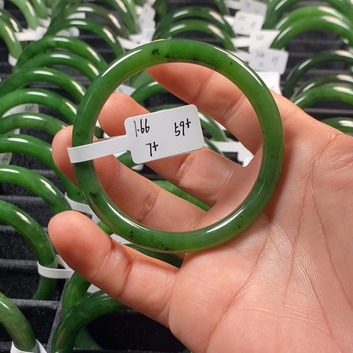 和田玉（碧玉）手镯未镶嵌59+