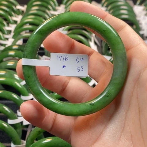 和田玉（碧玉）手镯未镶嵌微瑕