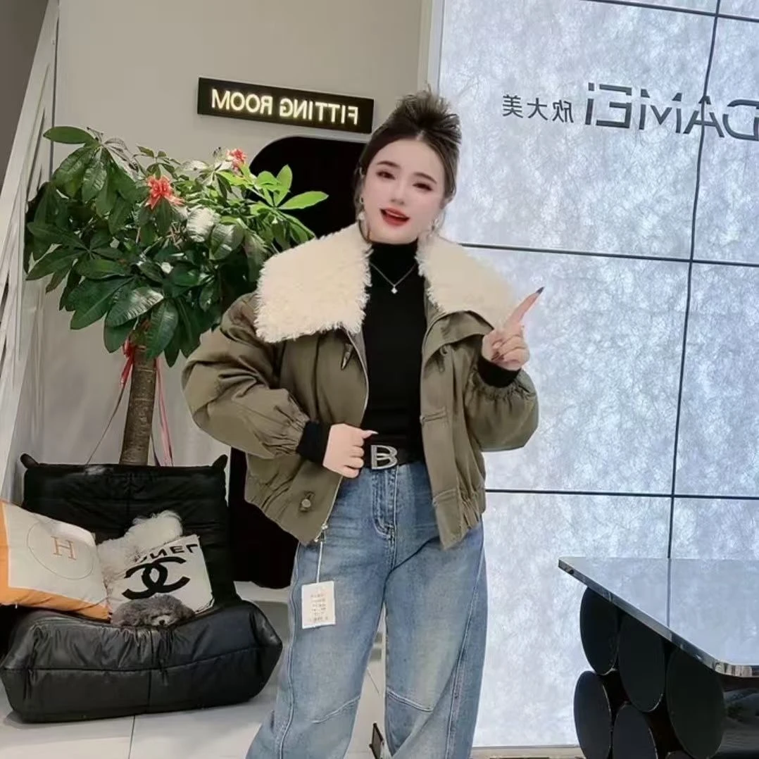 Y90区8831军绿色连帽时尚翻领设计师短款女士短外套棉服