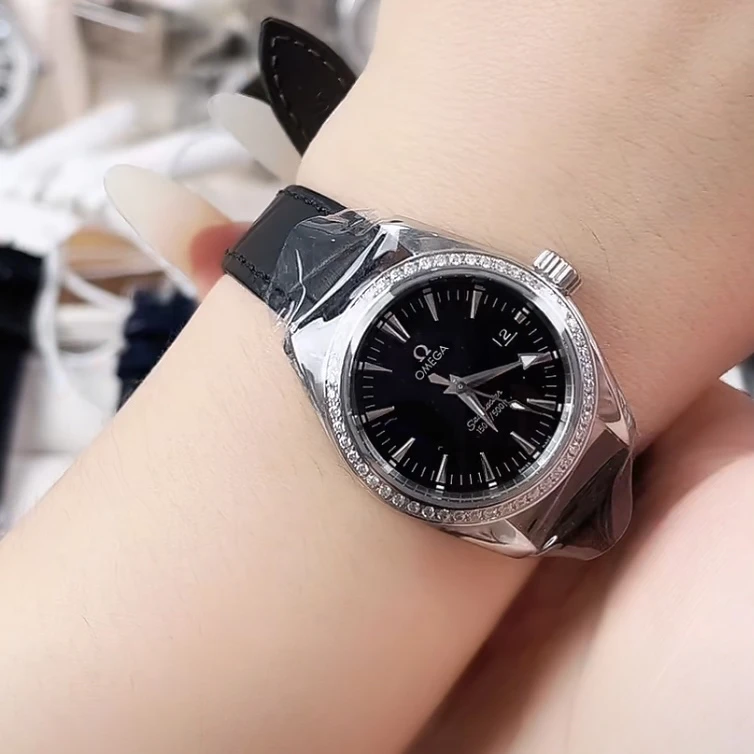 95新 Omega/欧米茄 海马/28盘/女士石英表/09961/带扣后配后钻