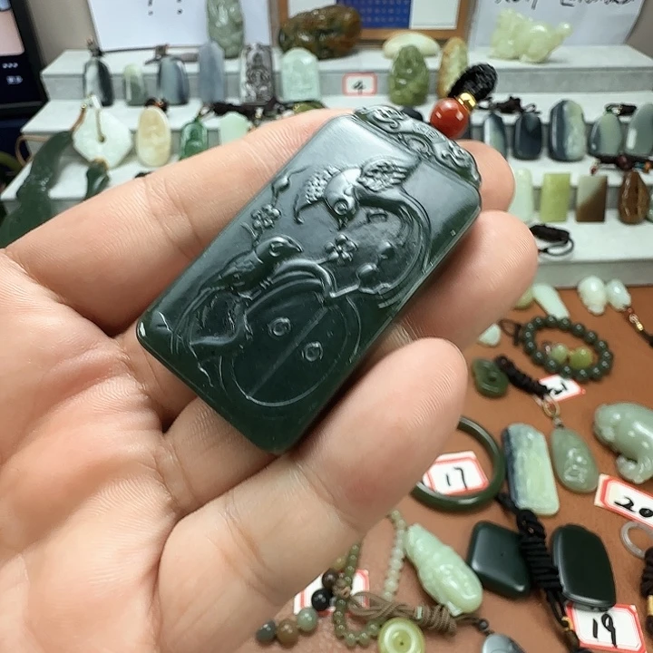 颈饰未镶嵌和田玉