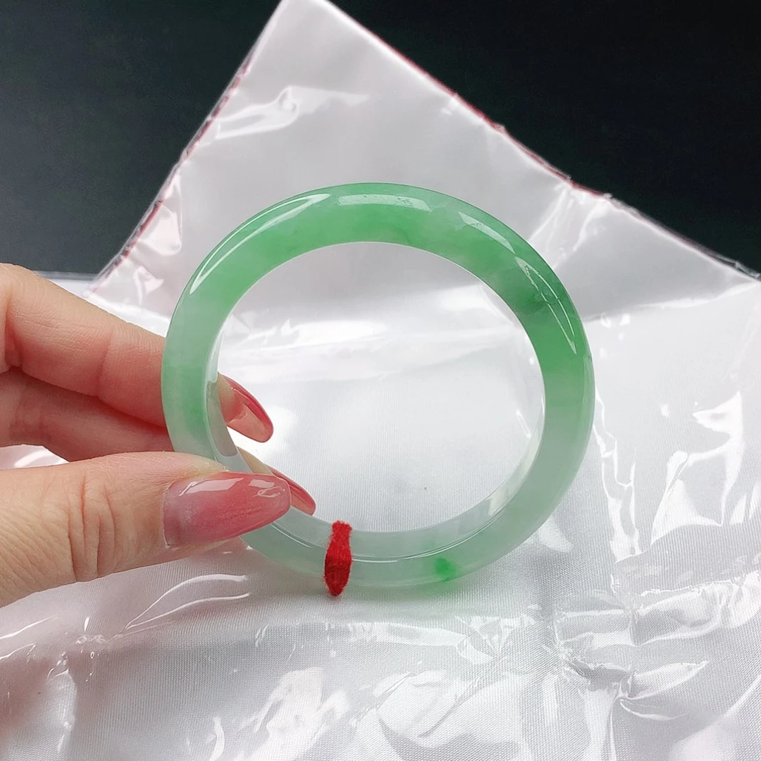 翡翠手镯未镶嵌翡翠310